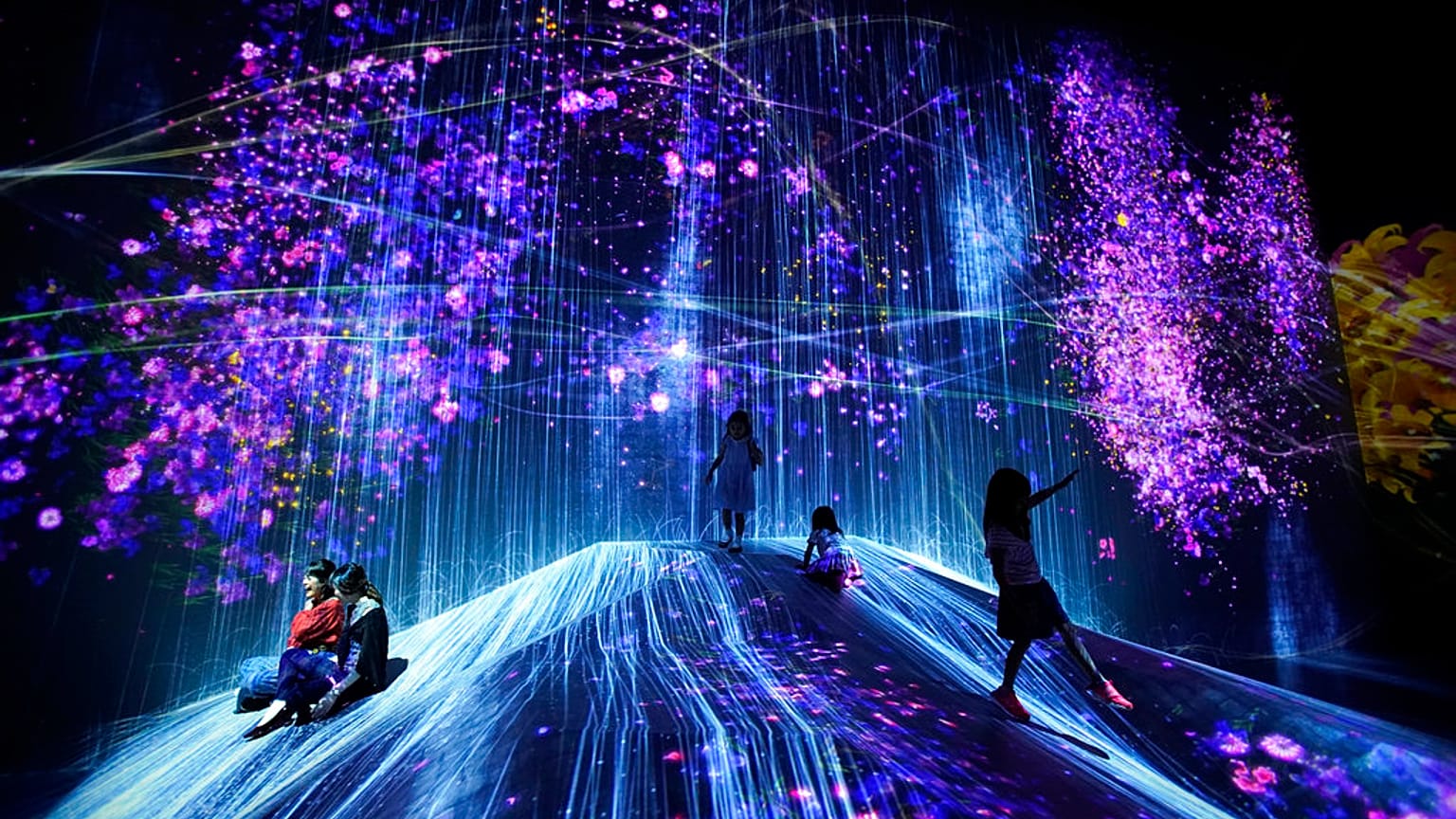 Выставка иммерсивного света в Музее TeamLab.