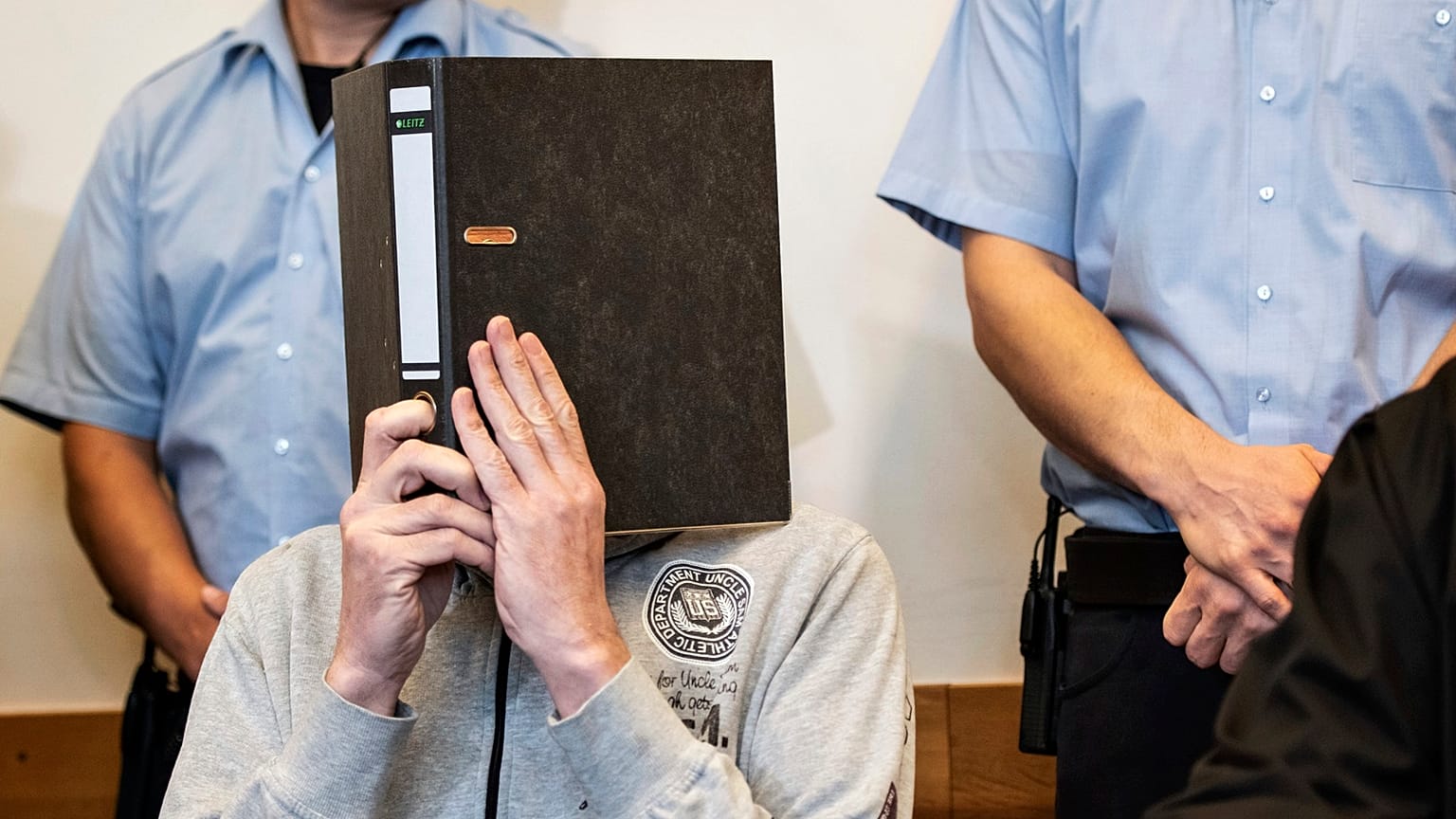 A Comissão Europeia propôs novas regras para criminalizar os chamados "manuais de pedofilia" em todo o bloco.