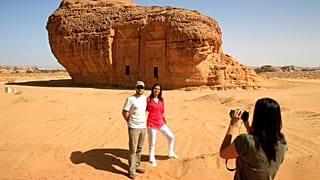Suudi Arabistan Hac ve Umre dışında genel turizm vizesi vermeye 2019 yılında başladı