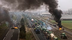 Spanische Bauern behindern den Verkehr. 