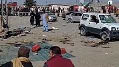 Güvenlik görevlileri Belucistan'a bağlı Paşin'de patlayan bombanın bulunduğu yeri inceliyor