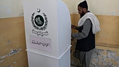 Pakistan'da oy verme işlemi başladı