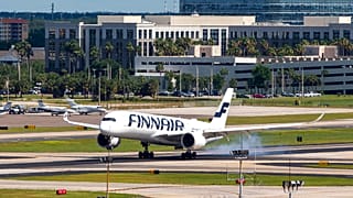Ένα Airbus A350 της Finnair προσγειώνεται στο Διεθνές Αεροδρόμιο της Τάμπα, Τρίτη 31 Μαΐου 2022, στην Τάμπα της Φλόριντα. 