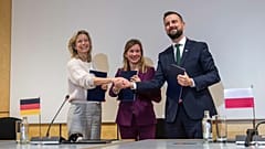 Polen hat gemeinsam mit Deutschland und den Niederlanden das so genannte "militärische Schengen“-Abkommen in Brüssel unterzeichnet.