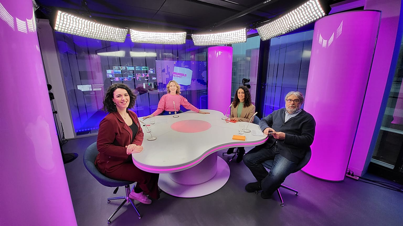 Méabh Mc Mahon con Anna Gumbau, Tamara Atienzar y Enrique Serbeto