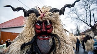 A busójárás a karnevalisztikus ünnepek egy magyar változata.