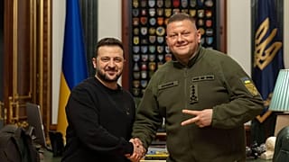 Ukrayna Devlet Başkanı Vladimir Zelenskiy ve görevden aldığı Genel Kurmay Başkanı Valeriy Zalujnıy