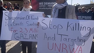 Filistinliler, bazı bağışçı ülkelerden UNRWA'ya aktarılan fonların askıya alınmasını protesto etti