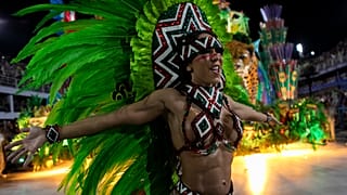 Desfile del domingo por la noche en el Sambódromo de Río de Janeiro