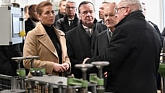 Olaf Scholz,  Boris Pistorius,  Mette Frederiksen und Armin Papperger in Unterlüß 