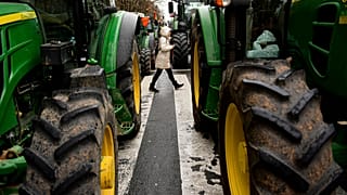 Die EU-Kommission lockert die Umweltauflagen für die Bauern.