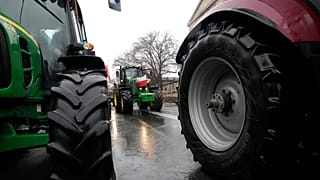 Traktorok tartanak Varsóba