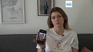 Julia hatte eine Nachricht mit gefälschten Nacktfotos von ihr bekommen.