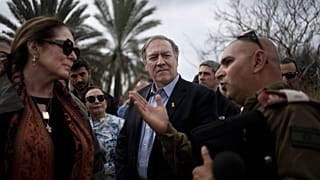 مايك بومبيو يزور جنوداً إسرائيليين في غلاف غزة