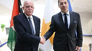 Ο Κωνσταντίνος Κόμπος με τον Παλαιστίνιο ομόλογό του