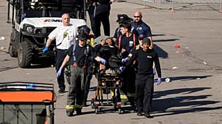 نقل المصابين بالحادث