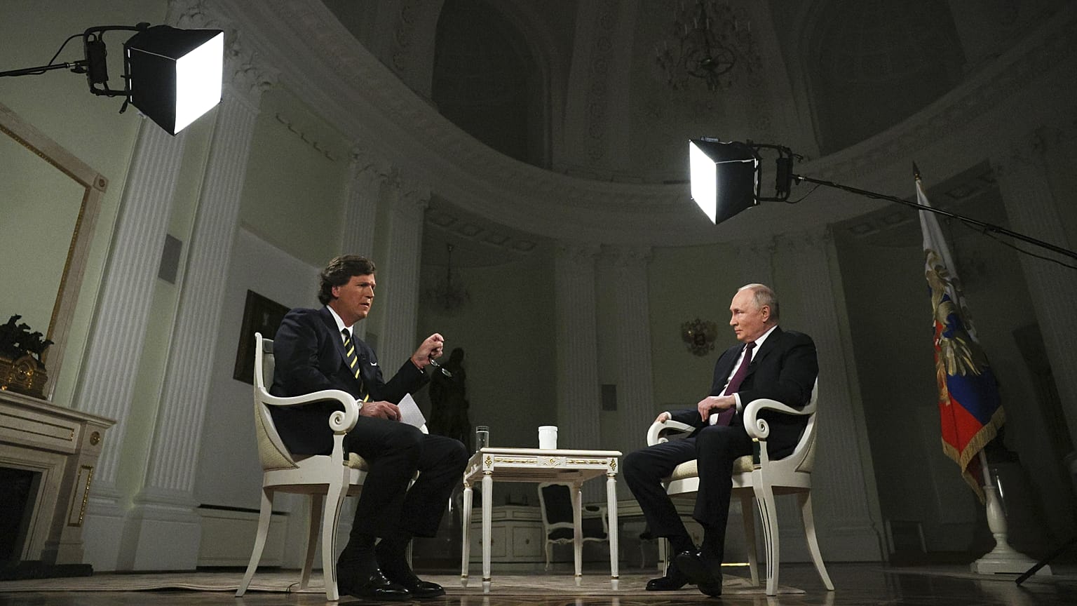 Tucker Carlson és Vlagyimir Putyin