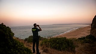 Agente della Guardia civil spagnola - La Guardia Civil collabora con la Gendarmerie francese in alcune aree