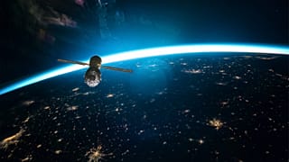 Les détails de l'arme antisatellite russe présumée n'ont pas été rendus publics, mais les autorités américaines ont déclaré qu'elle ne représentait pas une menace directe pour les humains sur Terre.