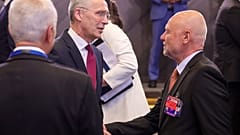Jens Stoltenberg, a NATO főtitkára és Todor Tagarev bolgár védelmi miniszter Brüsszelben 2023. június 16-án