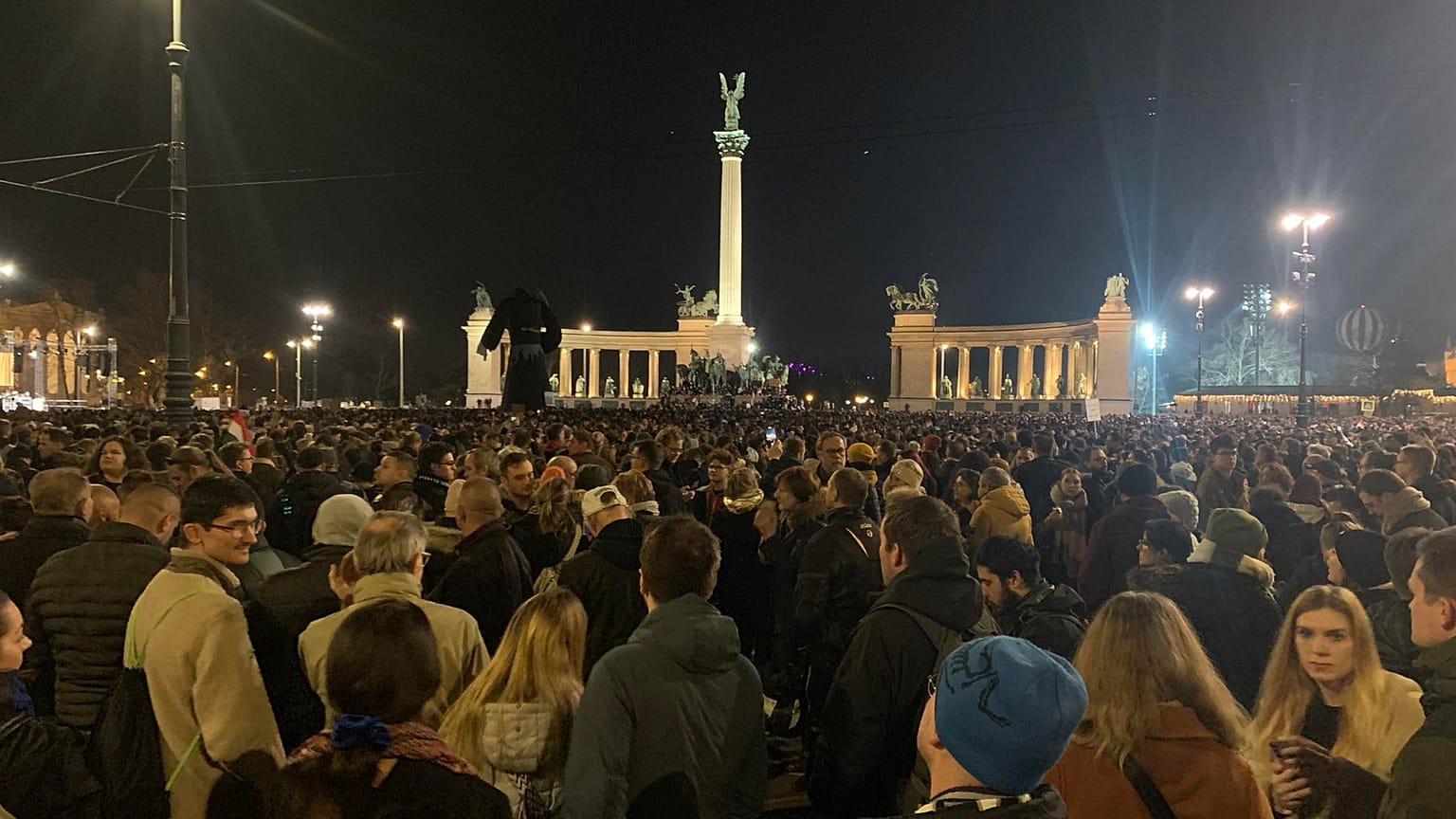 A Hősök terére szervezett tüntetés 