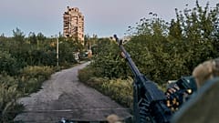 Ukrainischer Soldat in Stellung in Awdijiwka in der Region Donezk, 18. August 2023 