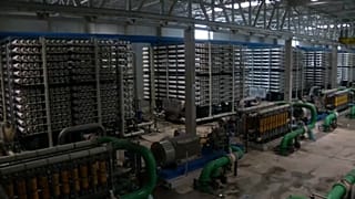 معمل لتحلية مياه البحر في إسبانيا