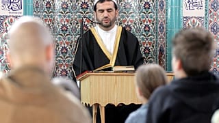 الإمام عبد الله كودامان في أحد المساجد في غيلسنكيرشن - ألمانيا - أرشيف