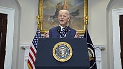 US-Präsident Joe Biden gibt im Roosevelt Room des Weißen Hauses in Washington eine Erklärung zum Tod von Alexej Nawalny ab, 16. Februar 2024.