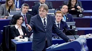 Guy Verhofstadt, az Újítsuk meg Európát-frakció képviselője felszólal az EP-ben 2024. január 17-én
