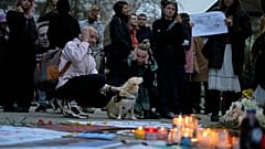 Homenagem a Alexei Navalny junto à Embaixada da Rússia em Lisboa