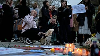 Homenagem a Alexei Navalny junto à Embaixada da Rússia em Lisboa
