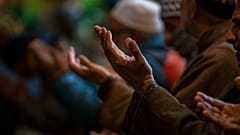 Dua eden Müslümanlar / Arşiv