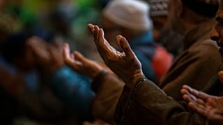 Dua eden Müslümanlar / Arşiv