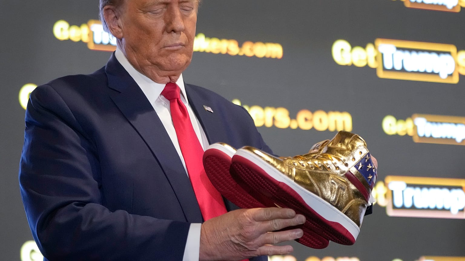Trump és a cipője Philadelphiában
