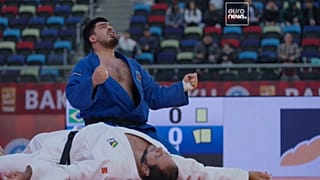 El yudoca Murad Fatiyev celebra su victoria