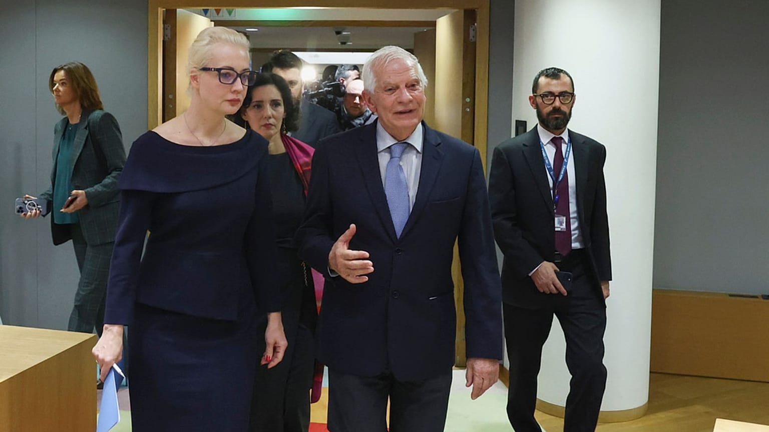 دیدار یولیا ناوالنیا، همسر الکسی ناوالنی با جوزپ بورل، مسئول سیاست خارجی اتحادیه اروپا