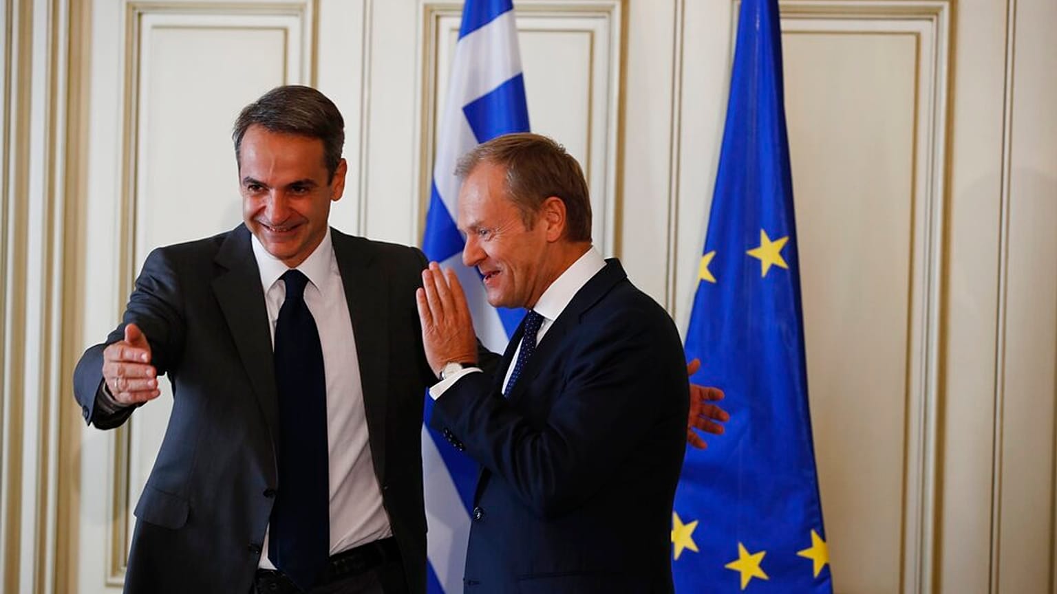 Ο Έλληνας πρωθυπουργός Κυριάκος Μητσοτάκης σε παλαιότερη συνάντησή του με τον Ντόναλντ Τουσκ