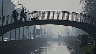 Starke Luftverschmutzung über Mailand. 19. Februar, 2024.