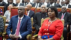 Cinayete kurban giden Cumhurbaşkanı Moise ve eşi (sağda)