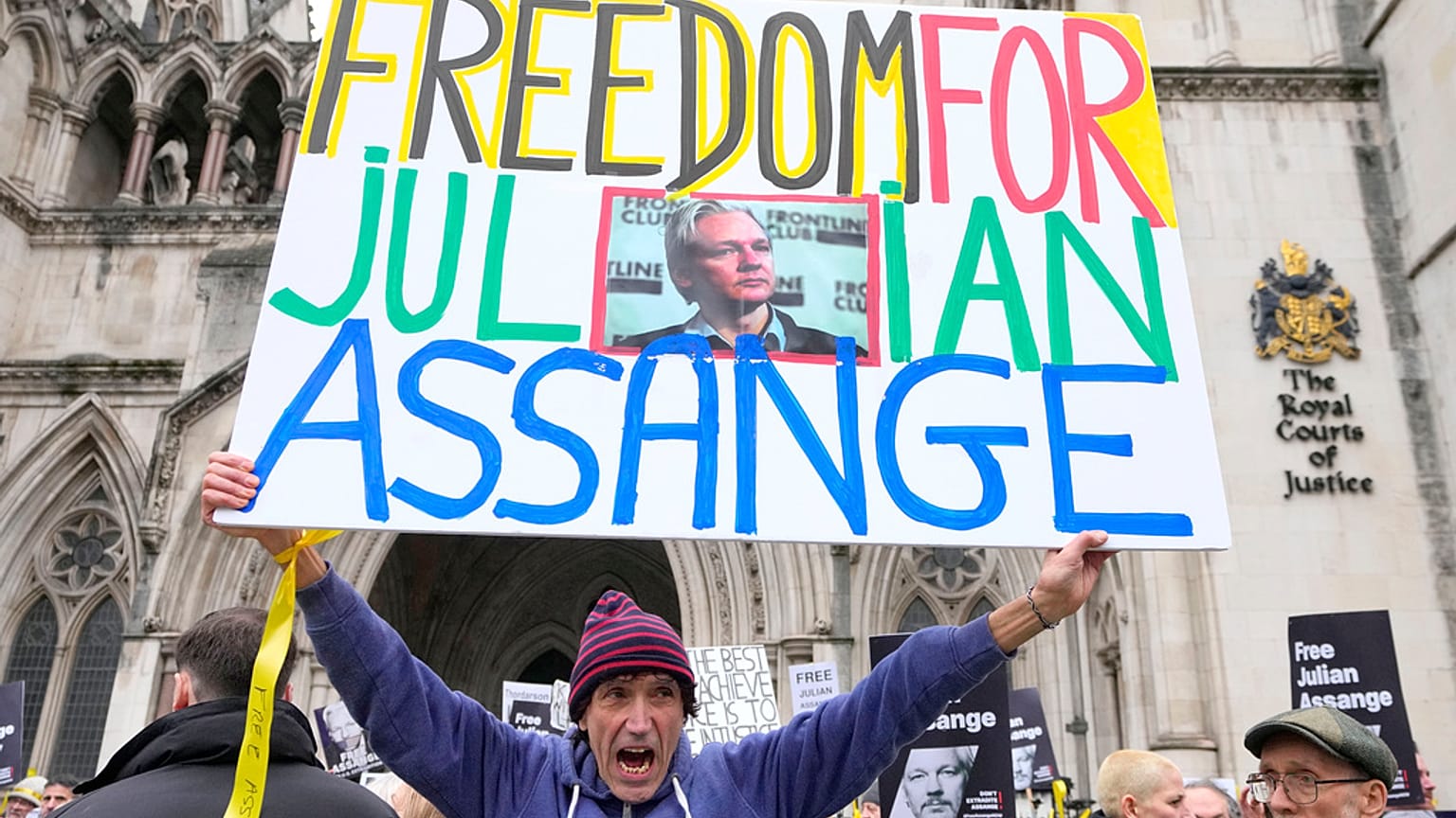 Protesta ante el Tribunal Superior de Justicia de Londres