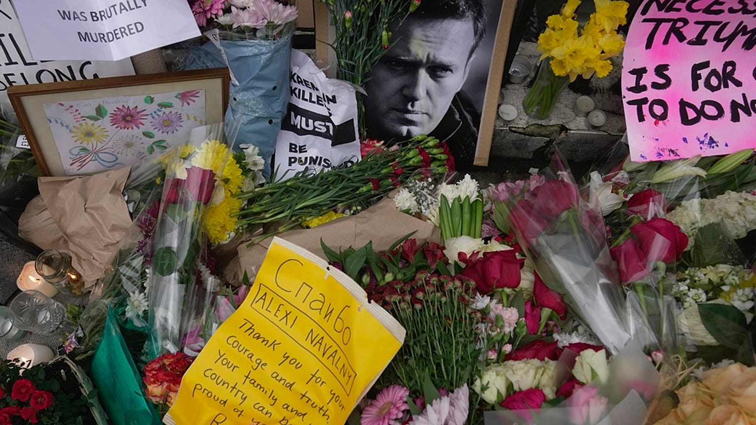 Rus muhalif Aleksey Navalny'nin hapishanede ölümü