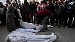 Corpos em Deir Al Balah