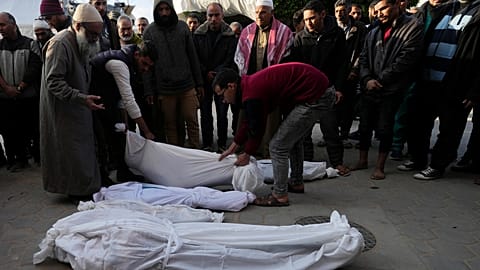 Corpos em Deir Al Balah