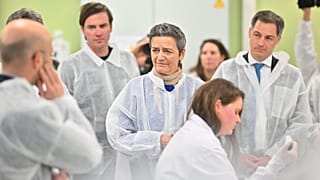 Belgium's Prime Minister Alexander De Croo and Commission Vice President Margrethe Vestager visited the Ghent-based facility of leading immunology company Argenx.