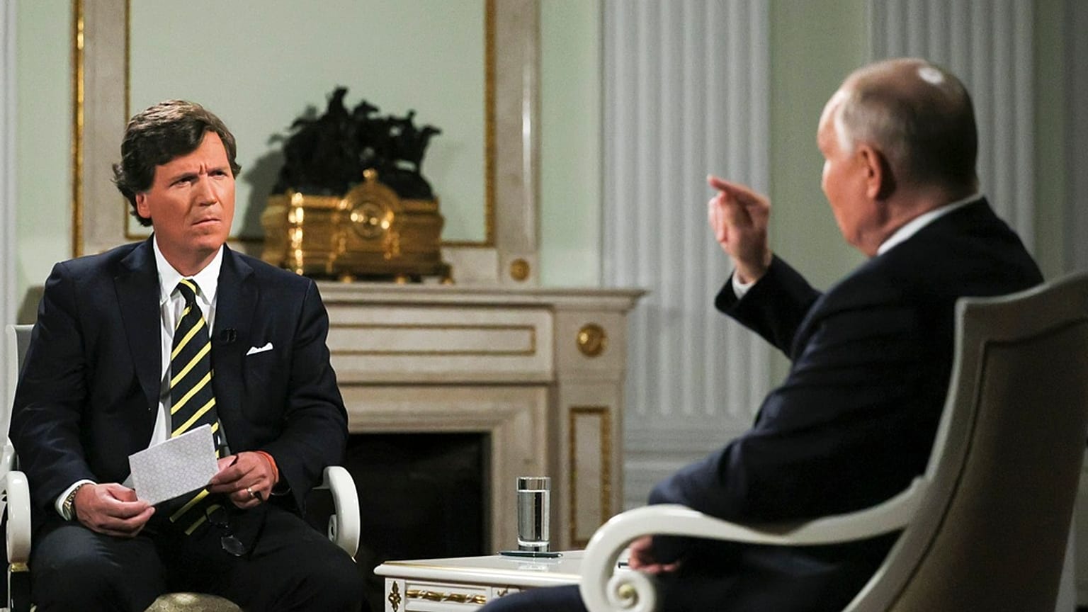 Vlagyimir Putyin interjút ad Tucker Carlsonnak 