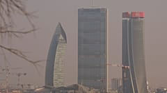 Vista del horizonte de Milán, Italia, martes 20 de febrero de 2024.