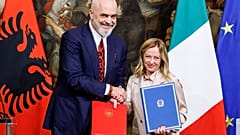 La primera ministra de Italia, Giorgia Meloni, y su homólogo albanés, Edi Rama, durante una reunión en Roma, Italia, el lunes 6 de noviembre de 2023.