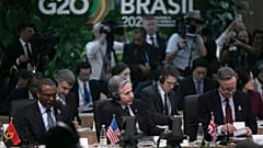 İngiltere Dışişleri Bakanı David Cameron, ABD Dışişleri Bakanı Antony Blinken ve Angola Ekonomik İşbirliği Bakanı Jose Massano Rio de Janeiro'daki G20 toplantısında