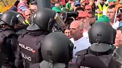 Enfrentamientos entre los agricultores y la policía en Valencia